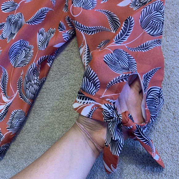 Ann Taylor off the shoulder top - Picture 2 of 3